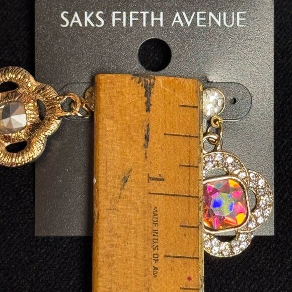 Saks Fifth Avenue Elegant Gold and AB Crystal Center Clover Floral Earring 1.5in - Picture 6 of 8